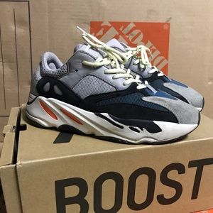 UA YEEZY Waverunners size 9.5